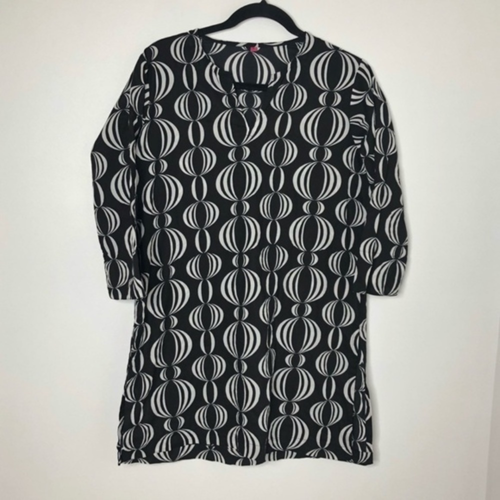 Buckhead Betties black & white swim cover, size Small